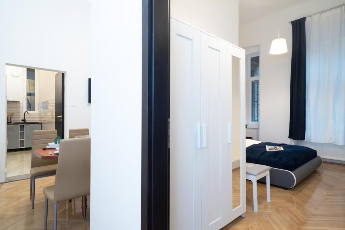 בודפשט Ultra Central Large Stylish Apartment מראה חיצוני תמונה